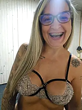 Chat +18 de BellaFortuneGaucha ao vivo