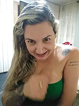 צ'אט XXX בשידור חי של BellaFortuneGaucha