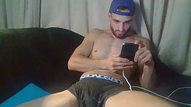 Show modela Maxpac_roccox na web-kameri