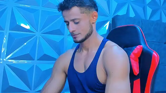 Adonys_Lewis_ Adlı Modelin Web Kamerası Şovu