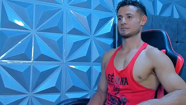 Adonys_Lewis_n Webbikameraesitys
