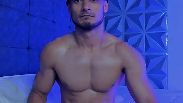 Adonys_Lewis_ Adlı Modelin Web Kamerası Şovu