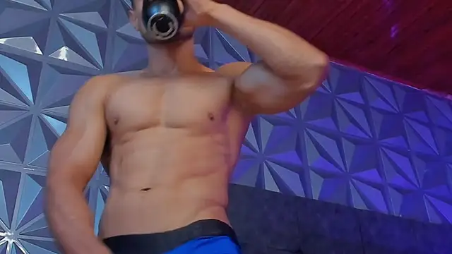 Adonys_Lewis_ 现场XXX聊天