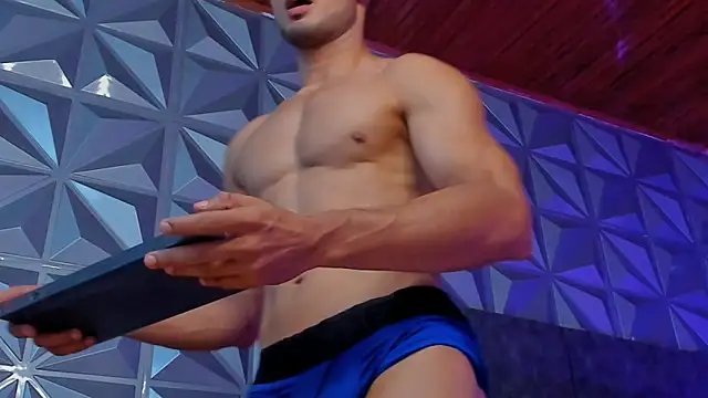 Adonys_Lewis_のウェブカメラショー
