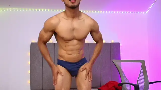 Adonys_Lewis_n Webbikameraesitys
