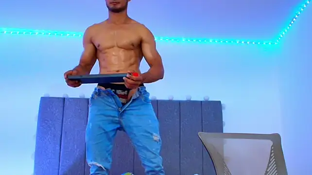 Adonys_Lewis_ 网络视讯表演