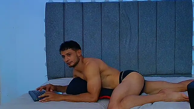 عرض كام Adonys_Lewis_