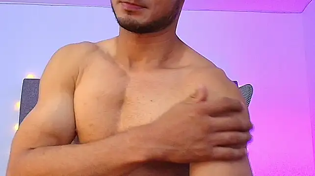 Adonys_Lewis_ 网络视讯表演