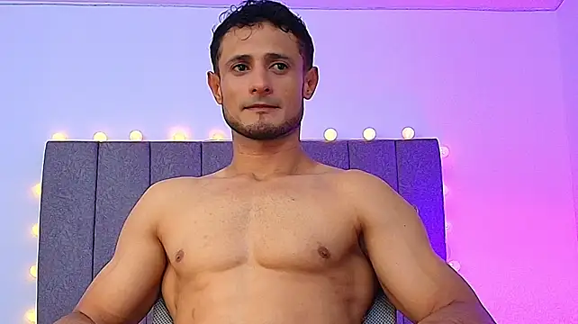 Adonys_Lewis_ 网络视讯表演