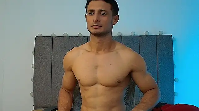 Adonys_Lewis_ Adlı Modelin Web Kamerası Şovu