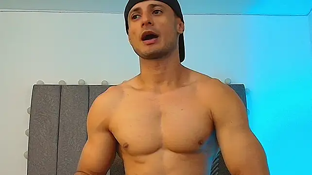 Adonys_Lewis_のウェブカメラショー