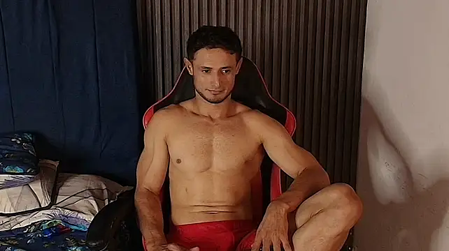 Adonys_Lewis_: διαδικτυακό σόου στην κάμερα