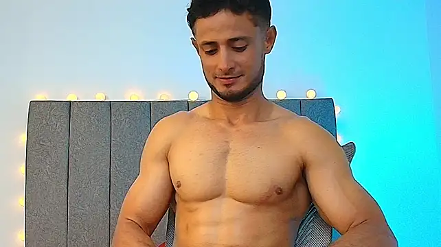 Adonys_Lewis_ Pertunjukan Webcam