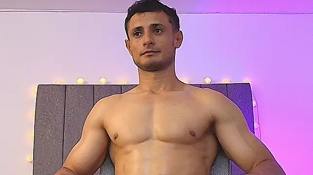 Adonys_Lewis_のウェブカメラショー