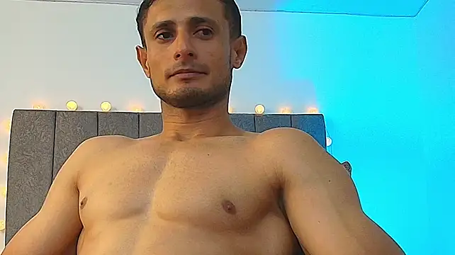Adonys_Lewis_ 在線直播表演