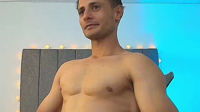 Adonys_Lewis_ Chat XXX live