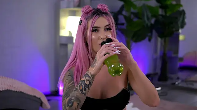 دردشة Miky_Lust الجنسية المباشرة