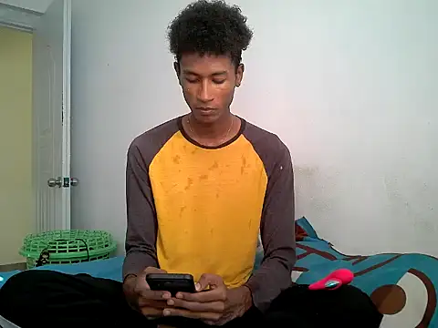 Badboy_00s Show in webcam