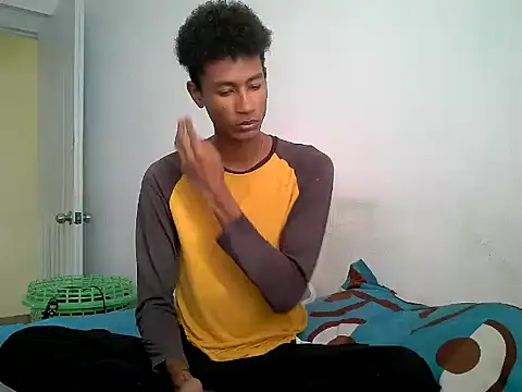 Badboy_00s' Webcam Show