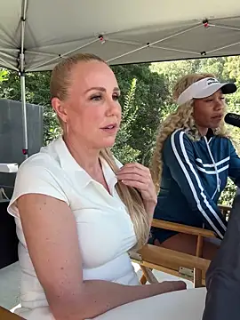 Show de hollyrandall na webcam