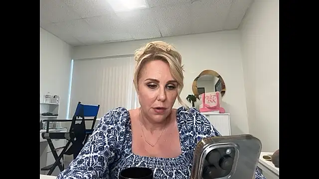 hollyrandall Live XXX-chat