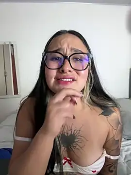 Diosa_lunar1 élő XXX-chatje