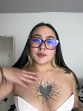 Diosa_lunar1 élő XXX-chatje