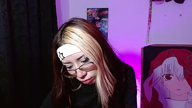 kittymiauu444 Show in webcam