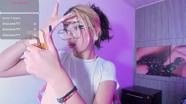kittymiauu444 live XXX chat