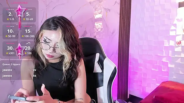 Chatroom XXX en direct de kittymiauu444