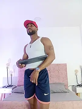 Dante_Knox: διαδικτυακό σόου στην κάμερα