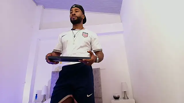 Dante_Knox Show in webcam