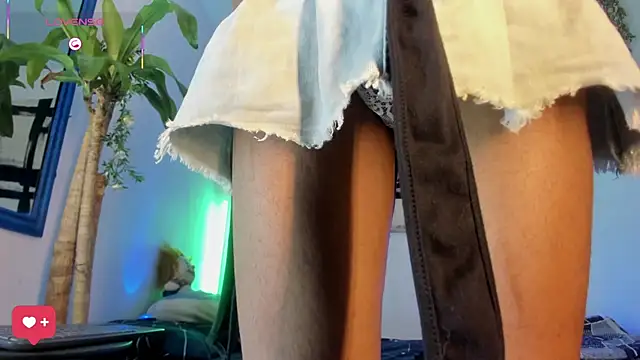 Naughty_Blue Adlı Modelin Web Kamerası Şovu