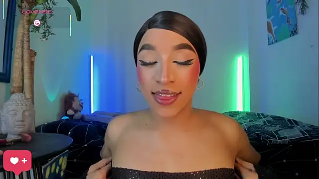 Naughty_Blue Show Webcam