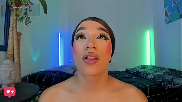Naughty_Blue Show Webcam