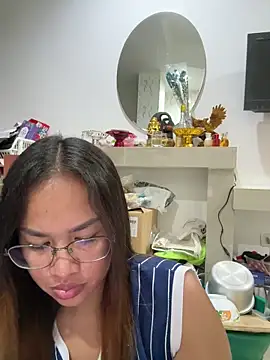 Ponthip's Webcam Show