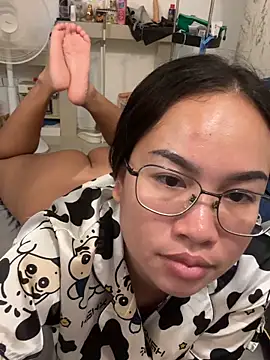 Ponthip's Webcam Show