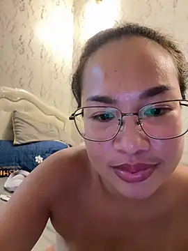 Show modela Ponthip na web-kameri