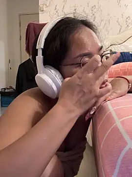 Ponthip's Webcam Show