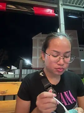 Ponthip Pertunjukan Webcam