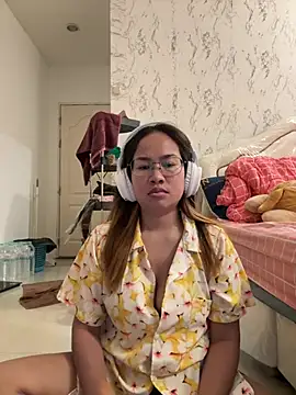 Ponthip's Webcam Show