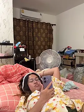 Ponthip's Webcam Show