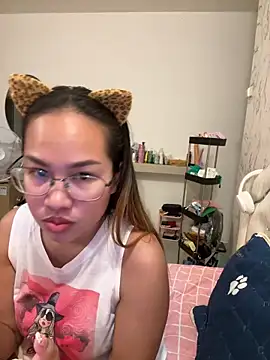 Ponthip's Webcam Show