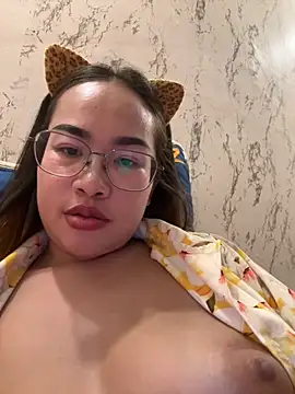 Ponthip's Webcam Show