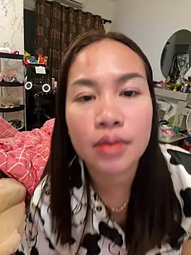 Ponthip webcam show