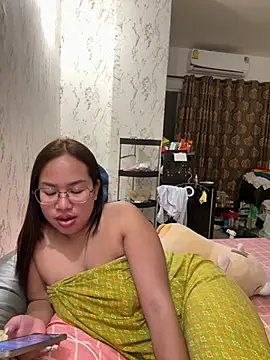 Ponthip Show in webcam