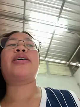 Ponthip Pertunjukan Webcam