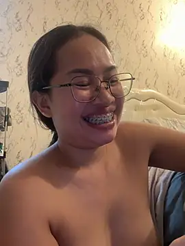 Ponthip webcam show