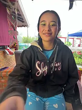 l0lita_emi Webcam show