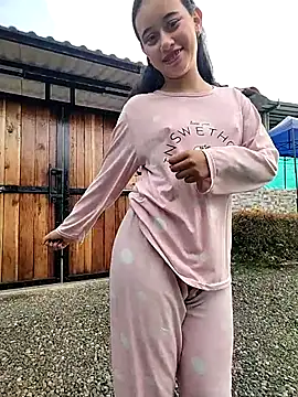 l0lita_emi's Webcam Show